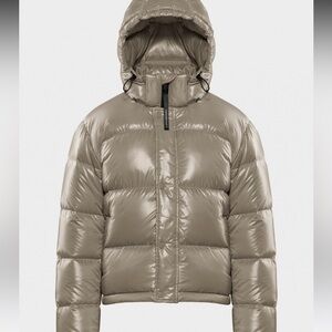 ARITZIA Hi-Gloss Supper Puff Shorty Jacket